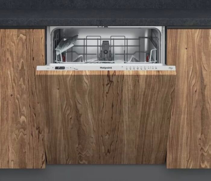 Hotpoint H2I HD526 UK Full-Size Fully Integrated Dishwasher - Image 3