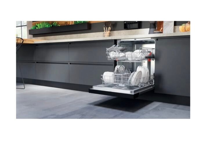 Hotpoint HBC2B19UKN Semi Integrated Full Size Dishwasher - Image 4